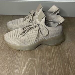 Cushionaire Women’s Size 8 Apolo Knit Sneakers Tan Comfort Shoes Memory Foam